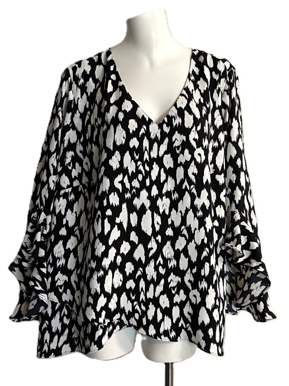 Vince Camuto Top Blouse Womens Plus Size 2X Black White V Neck Flutter Sleeve